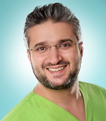 Zahnarzt Maythem Al-Fartousi